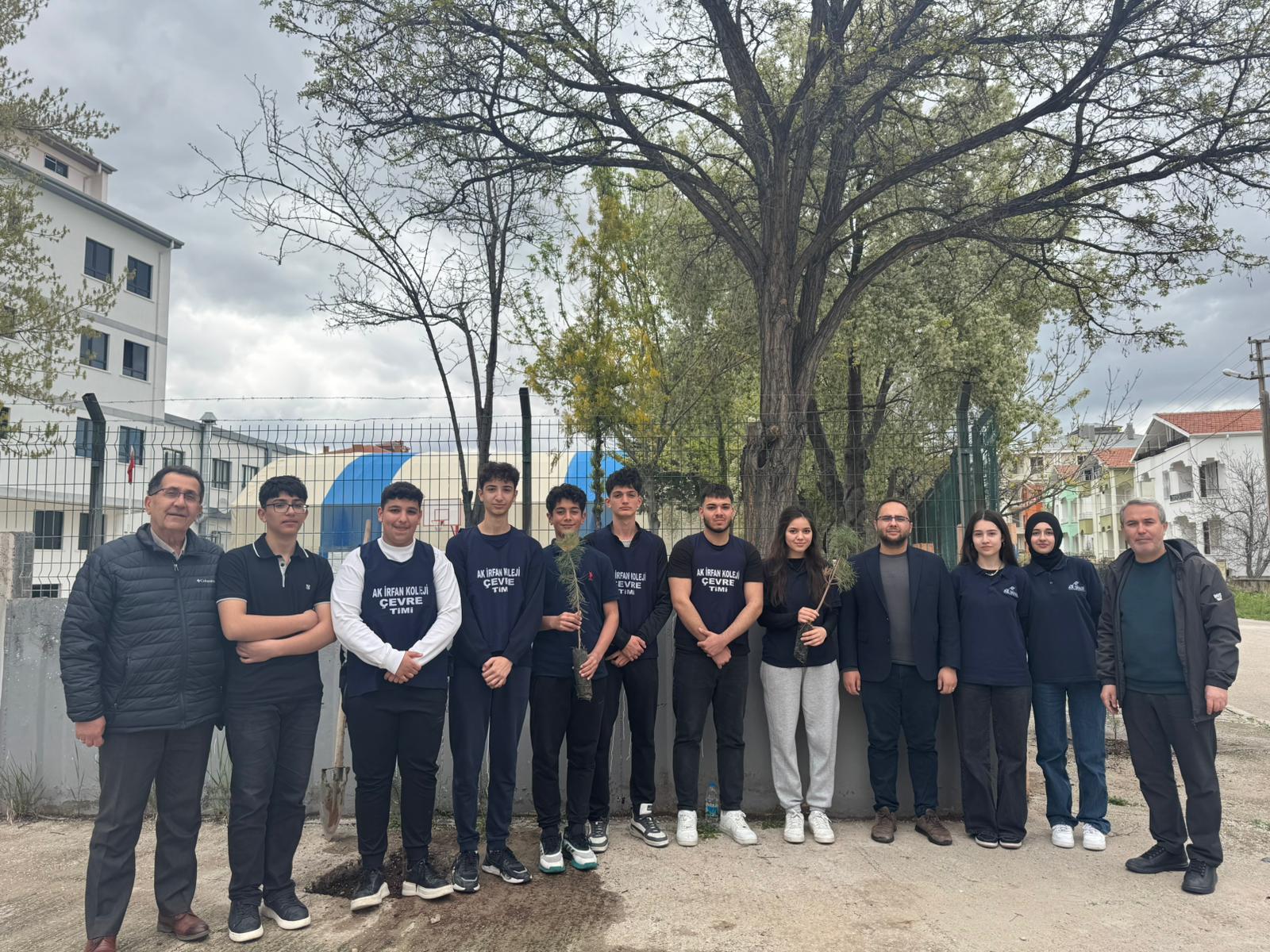 HAYATINI KAYBEDEN ÖĞRETMEN VE ÖĞRENCİLERİMİZ ADINA